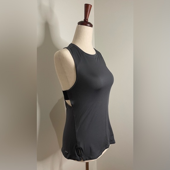 Adidas athletic sleeveless top - Climalite - Picture 3 of 8